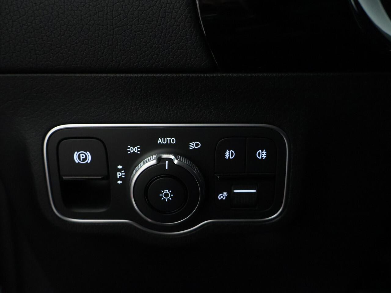 Mercedes-Benz GLA-KLASSE 250 e Plug-In Hybride | Edition Progressive Line | Panoramadak | Multi Beam Koplampen | Thermotronic Airco | Distronic. Inclusief 24 maanden MB Certified garantie voor Europa.