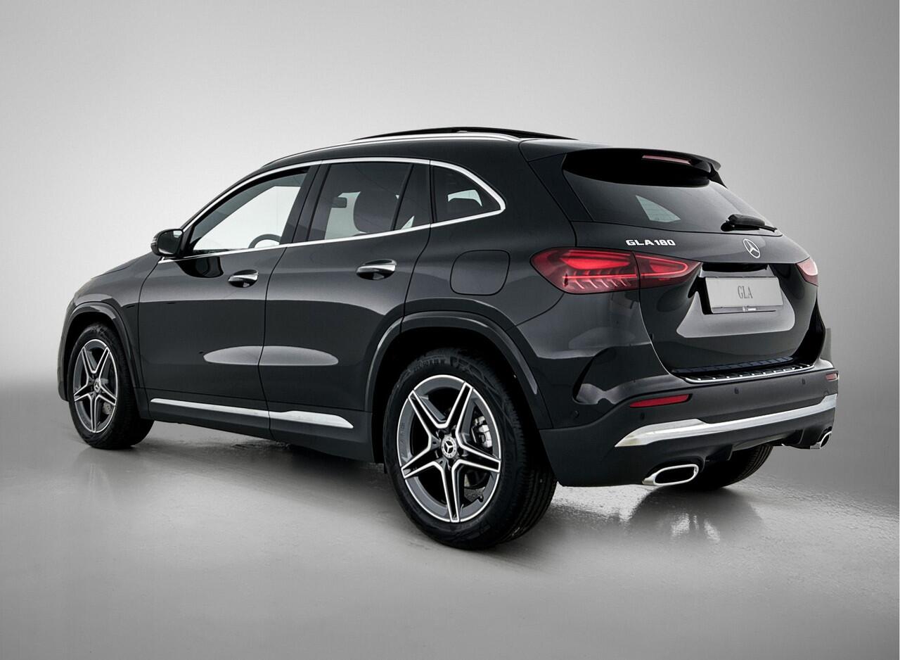 Mercedes-Benz GLA-KLASSE 180 Business Solution AMG | Trekhaak | Parkeerpakket met achteruitrijcamera | EASY PACK achterklep | Sound system | Stoelverwarming voor | KEYLESS GO | MULTIBEAM LED |