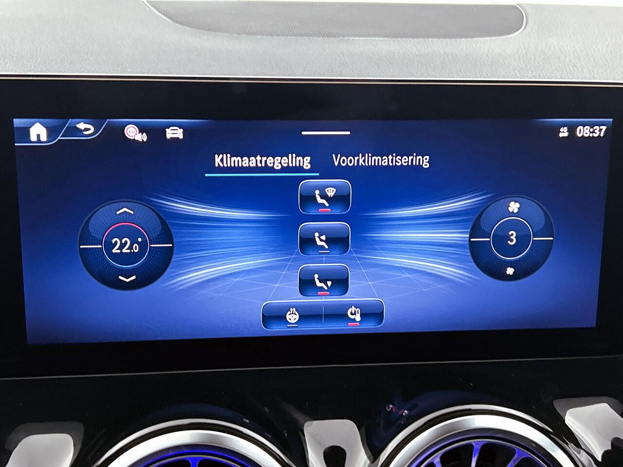 Mercedes-Benz GLA-KLASSE 250 e AMG Plug-In Hybride AMG Line | Panorama Schuif-Kanteldak | Sfeerverlichting | Dosehoek Assist | Stuur en Stoelverwarming. Inclusief 24 maanden MB Certified garantie voor Europa.