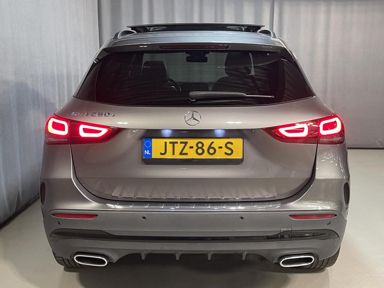 Mercedes-Benz GLA-KLASSE 250 e AMG Line 20"/Panoramadak/Memory stoel l+r/Matrix LED/Keyless/Sfeerverlichting/Stoelverwarming/Camera/Elektrische klep