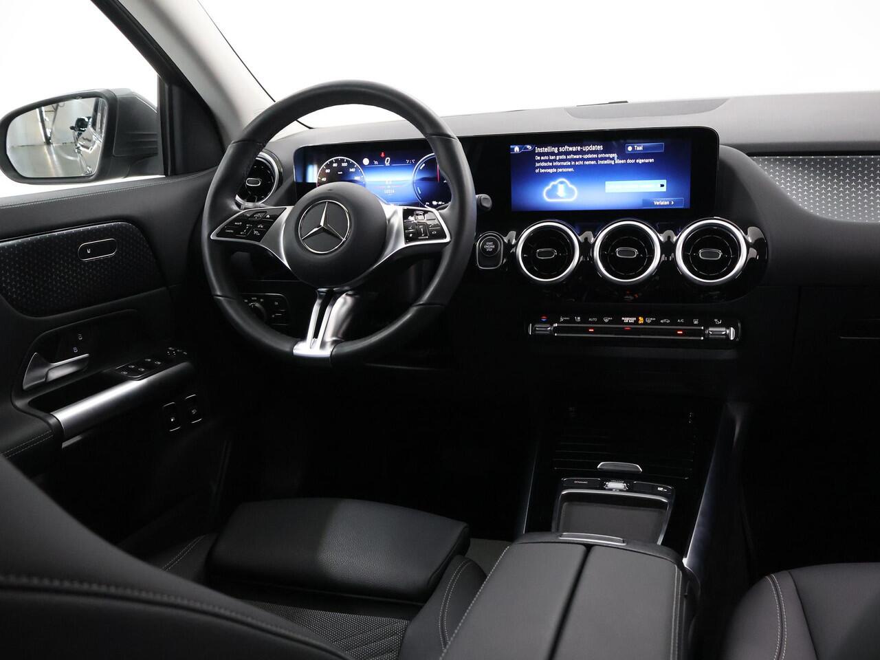 Mercedes-Benz GLA-KLASSE 250 e Luxury Line | Trekhaak | Elektrische achterklep | Achteruitrijcamera | Winter pakket |