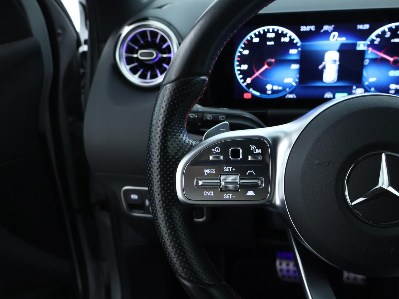 Mercedes-Benz GLA-KLASSE 250 e AMG Plug-In Hybride | Distronic | Keyless Go | Sfeerverlichting | Sound System | Parkeerpakket met Camera | Inclusief 24 maanden Mercedes-Benz Certified garantie voor Europa.