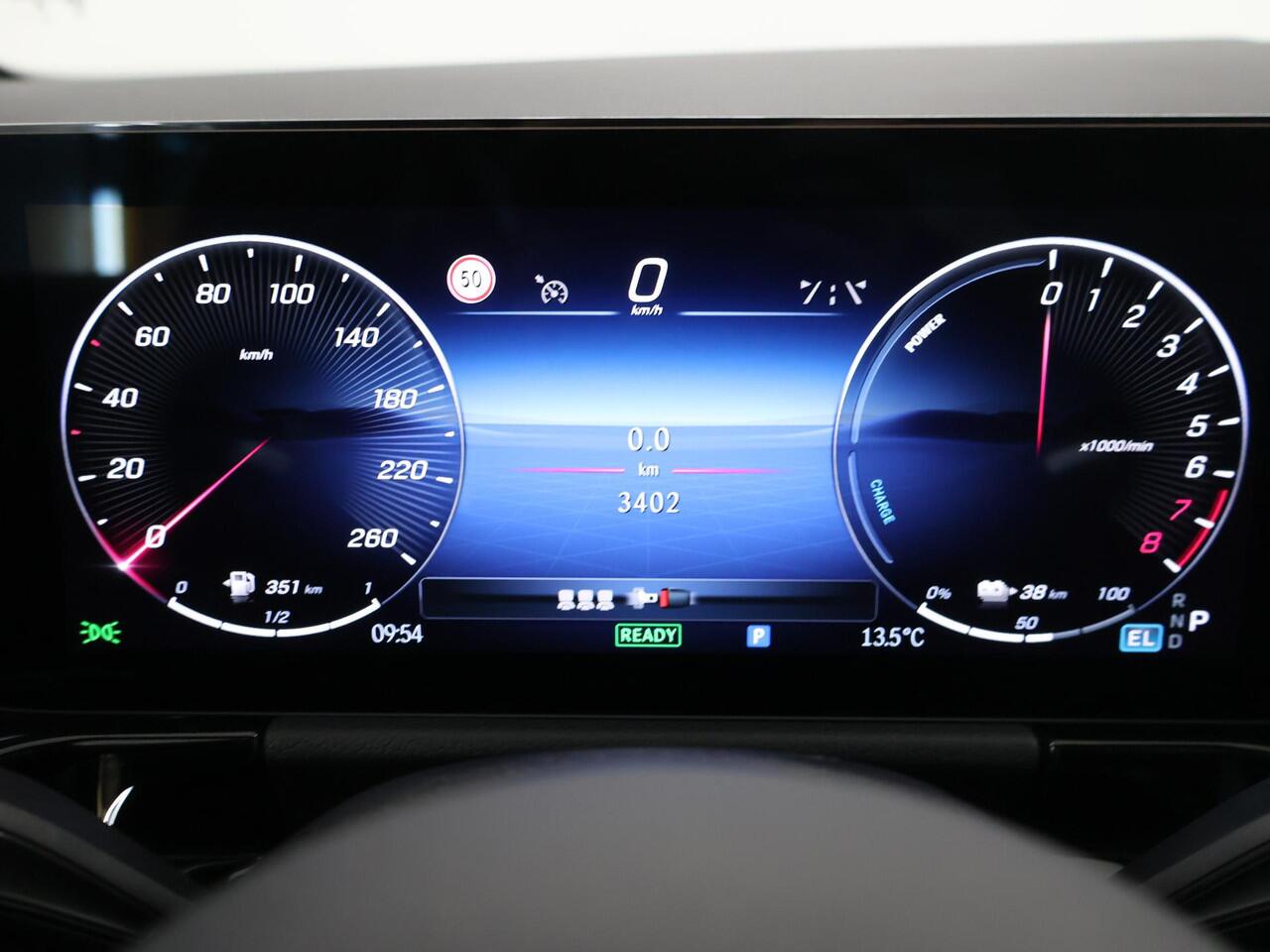 Mercedes-Benz GLA-KLASSE 250 e AMG Line | Night | Panoramadak | Trekhaak | 20 inch | Memory | Sfeerverlichting |