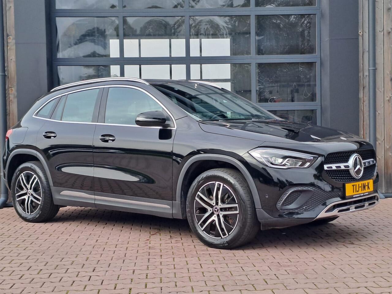 Mercedes-Benz GLA-KLASSE 250e Luxury Line PHEV | LED | Trekhaak | Elek. klep | ACC | Camera | Stuur- en stoelverwarming | Alarm |