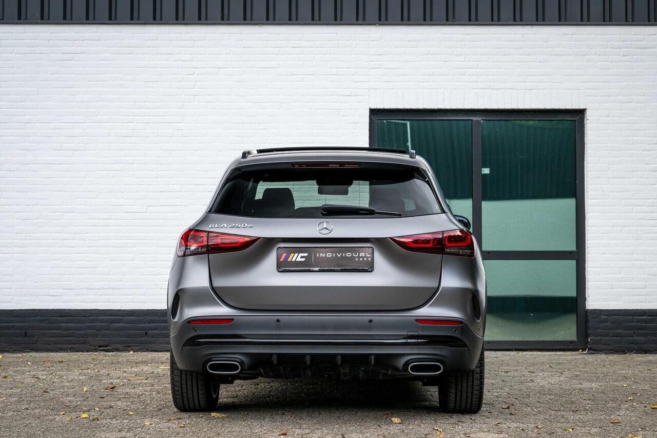 Mercedes-Benz GLA-KLASSE 250 e AMG Panorama Carbon Distronic Memory Magno
