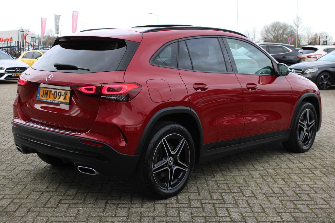 Mercedes-Benz GLA-KLASSE 250e AUT8 AMG NIGHT PAKKET PANORAMADAK DISTRONIC MEMORY SFEER 360-CAMERA TREKHAAK
