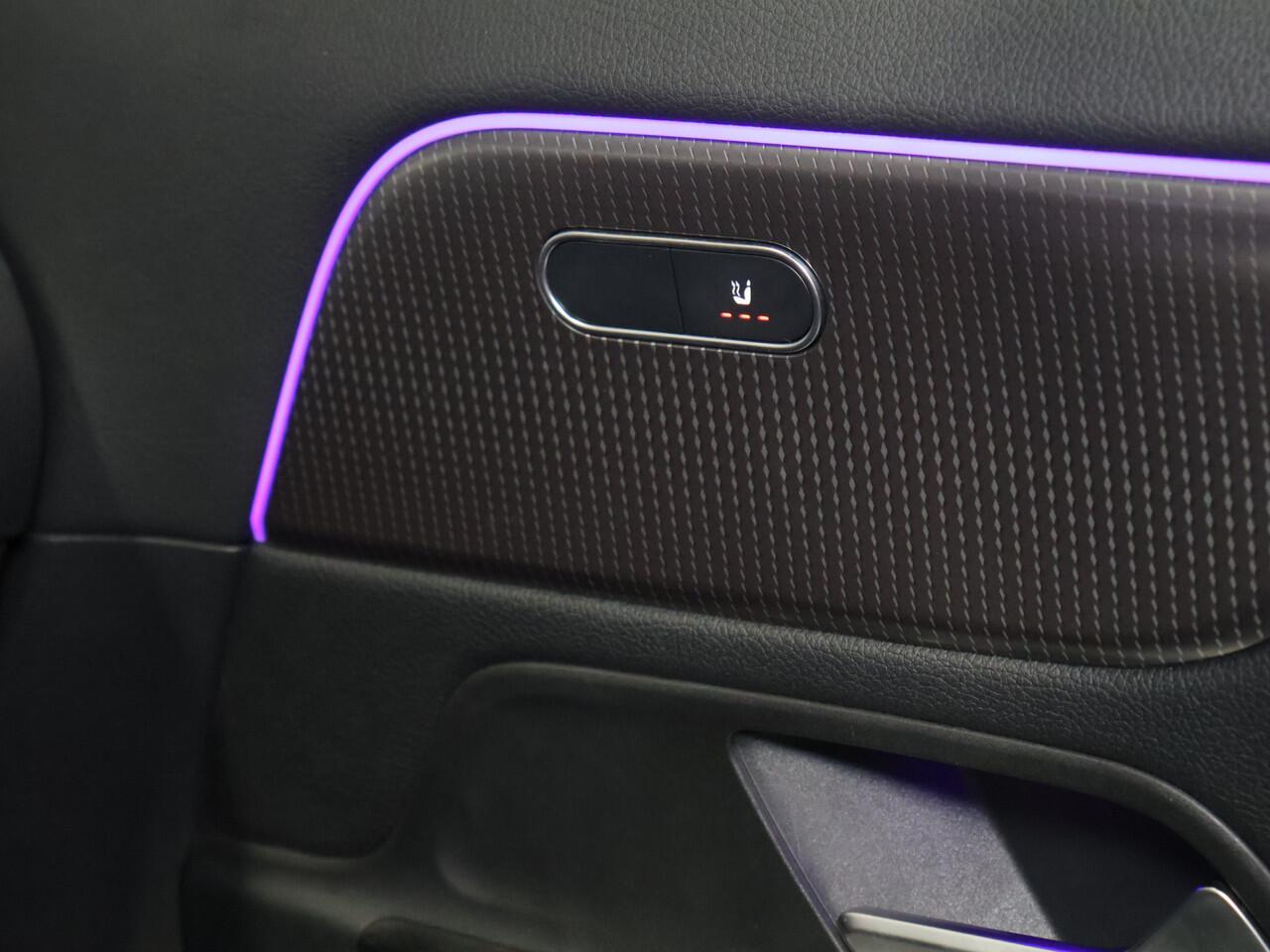 Mercedes-Benz GLA-KLASSE 250 e Business Solution Luxury Limited [TREKHAAK INKLAPBAAR, APPLE CARPLAY, ANDROID, STOELVERWARMING, CAMERA, VOL LEDER, CRUISE, CLIMATE, NIEUWSTAAT]