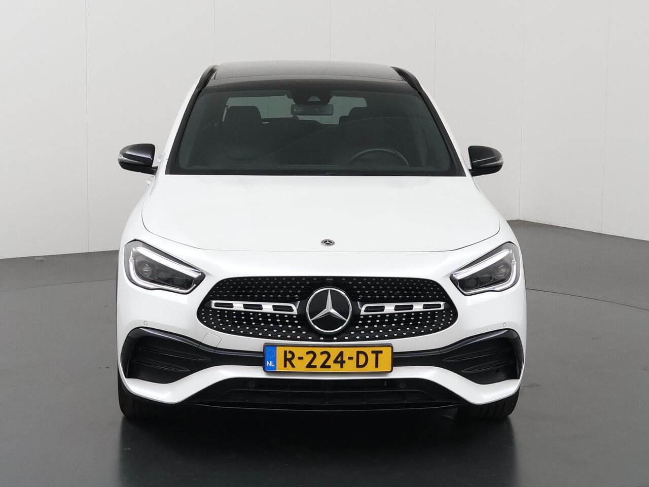 Mercedes-Benz GLA-KLASSE 250 e Business Solution AMG Limited | Night | Panoramadak | 19" lichtmetalen velgen | Achteruitrijcamera |