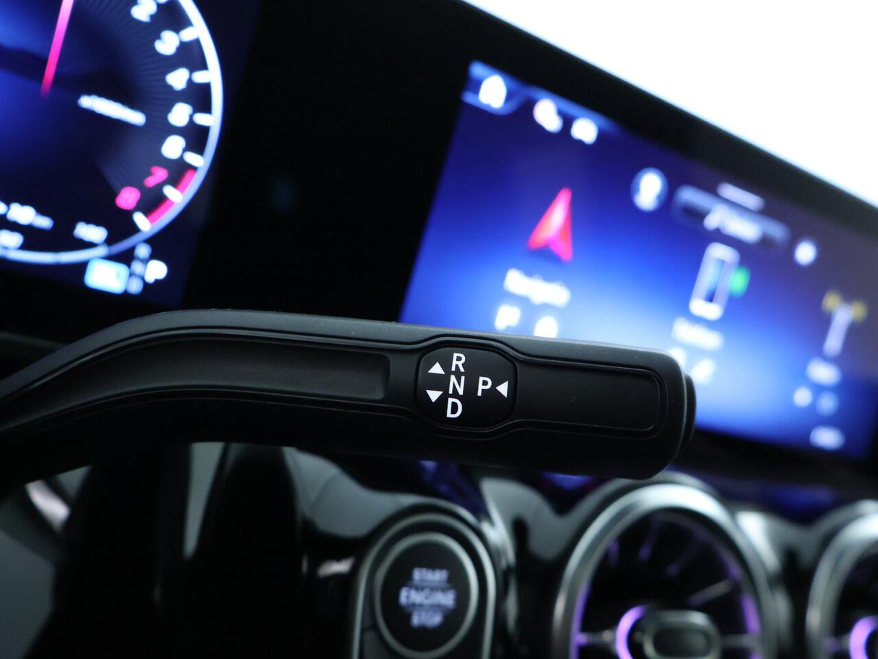 Mercedes-Benz GLA-KLASSE 250 e Plug-In Hybride | 360° camera | Distronic | Panoramadak | Multi Beam Koplampen Inclusief 24 maanden MB Certified garantie voor Europa.