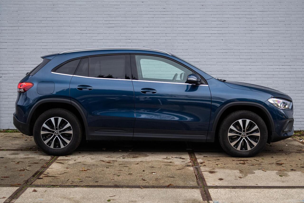 Mercedes-Benz GLA-KLASSE 250 e Half-leder| Camera|PDC|App|Lane assist