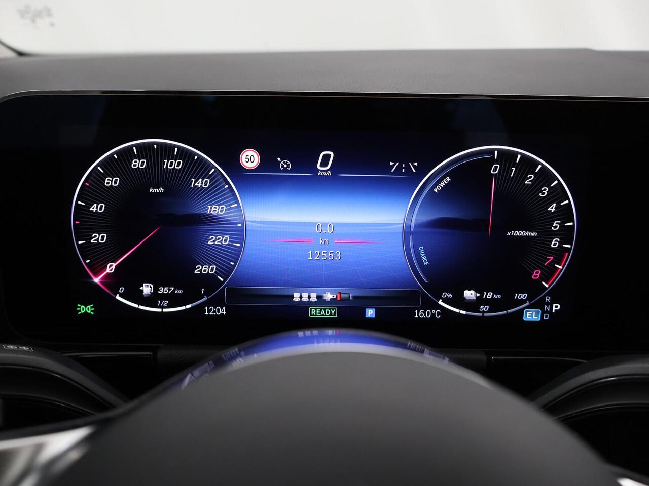 Mercedes-Benz GLA-KLASSE 250 e Luxury Line | Elektrisch wegklapbare trekhaak | Stoelverwarming | Winter pakket |