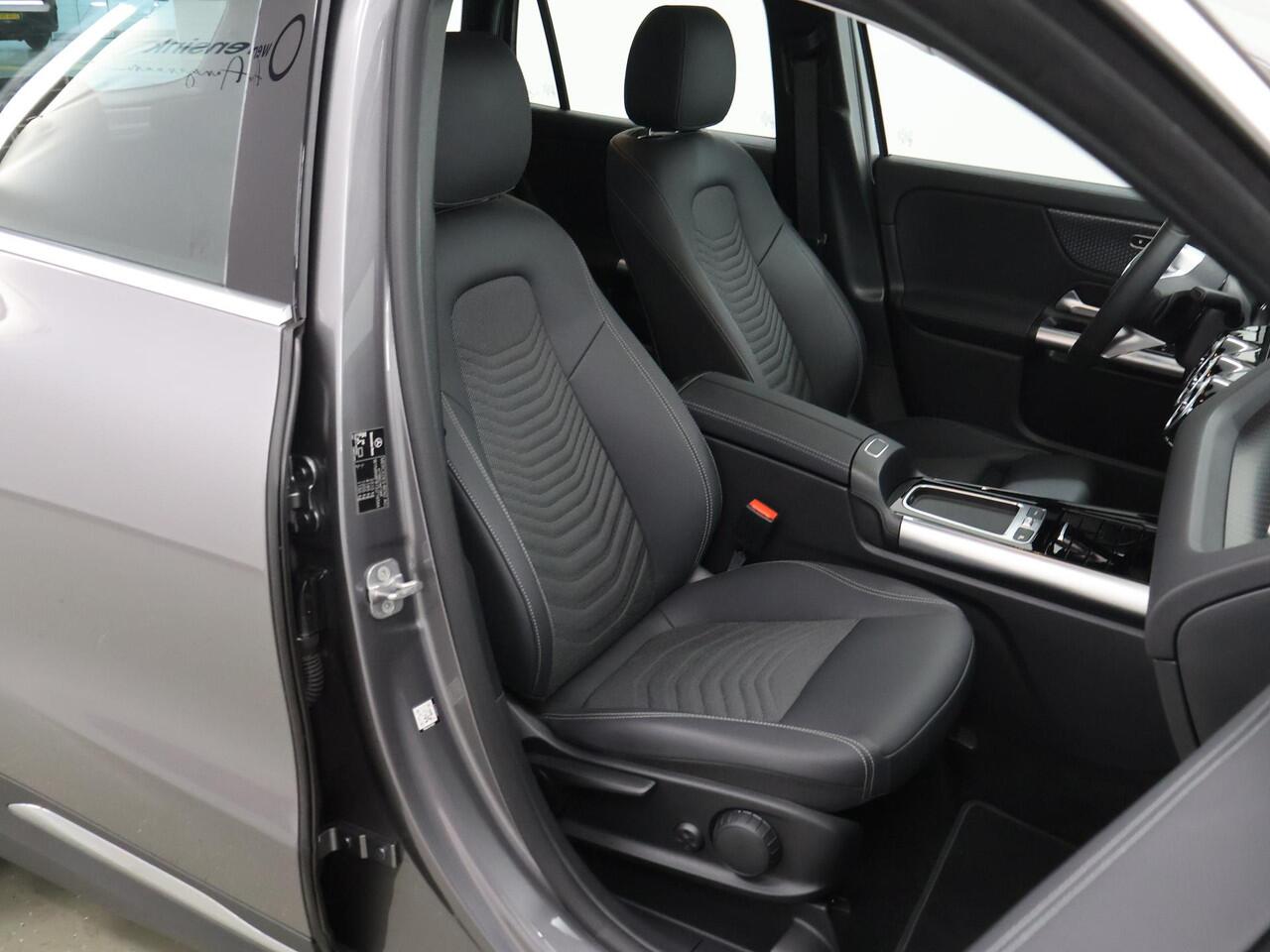 Mercedes-Benz GLA-KLASSE 250 e Luxury Line | Trekhaak | Elektrische achterklep | Achteruitrijcamera | Winter pakket |