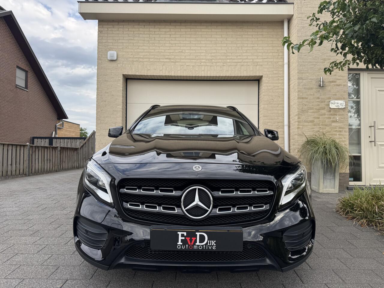 Mercedes-Benz GLA-KLASSE 180 AMG Aut Panoramadak SportLeder Nightpakket Navi Keyless Led Camera 19" Pdc