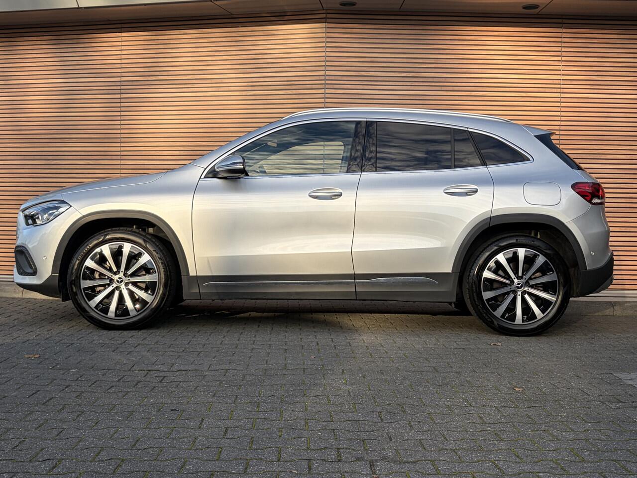 Mercedes-Benz GLA-KLASSE 250 e Business Solution Navigatie / Cruise / Camera