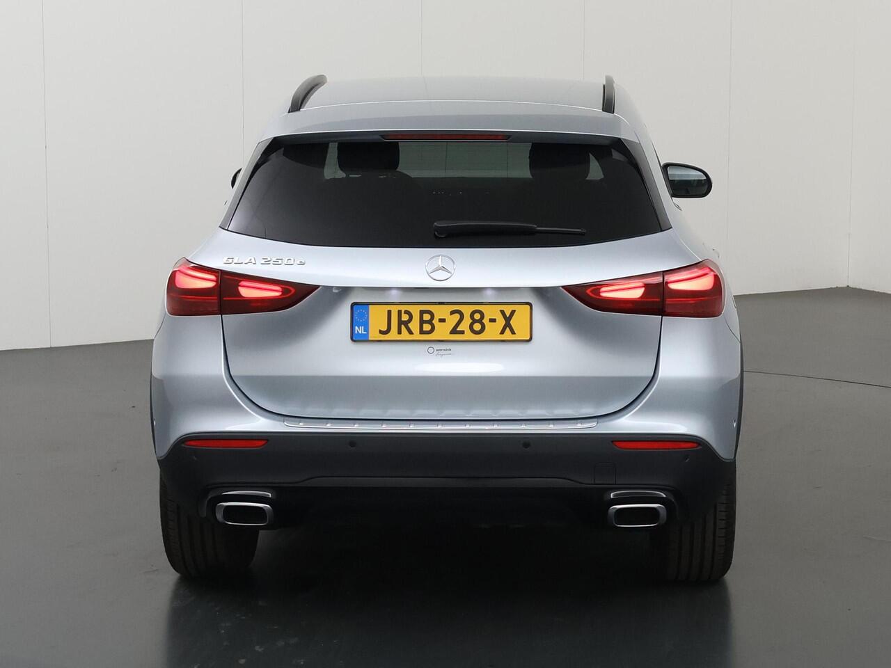 Mercedes-Benz GLA-KLASSE 250 e Luxury Line | Night pakket | Trekhaak | Winter pakket | 360 camera | Multibeam LED |