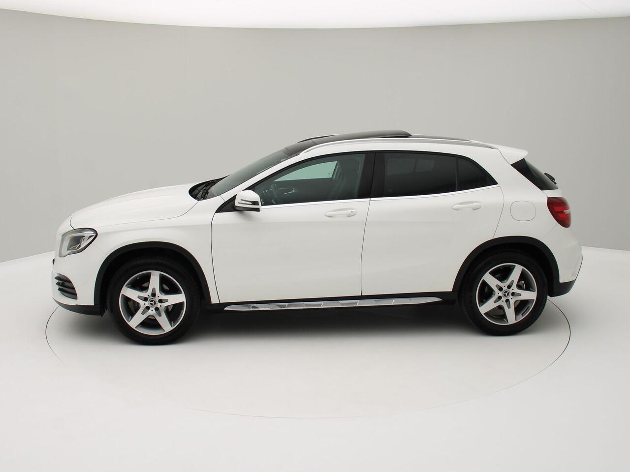 Mercedes-Benz GLA-KLASSE 200 Premium Plus Panorama Amg line