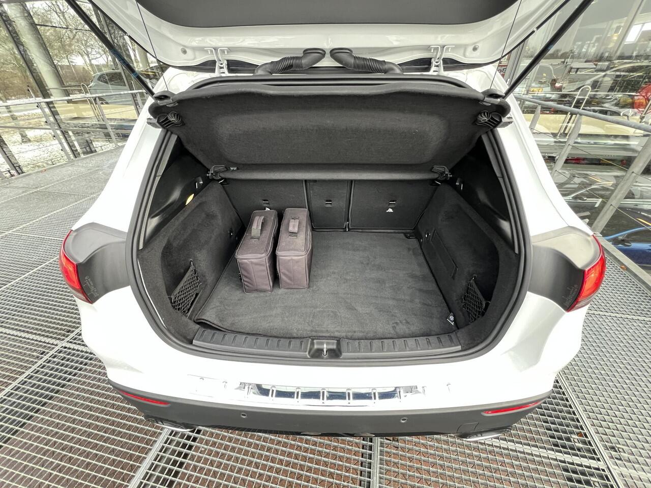 Mercedes-Benz GLA-KLASSE 250e Business Solution Luxury Limited | Dodehoekassistent | Navigatie | Dealeronderhouden!