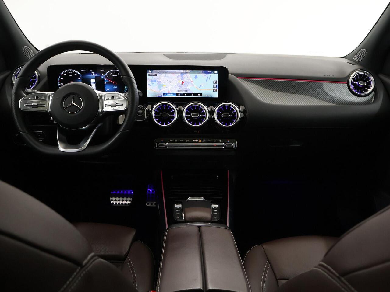 Mercedes-Benz GLA-KLASSE 250 e Business Solution AMG Limited | Night | Panoramadak | 19" lichtmetalen velgen | Achteruitrijcamera |