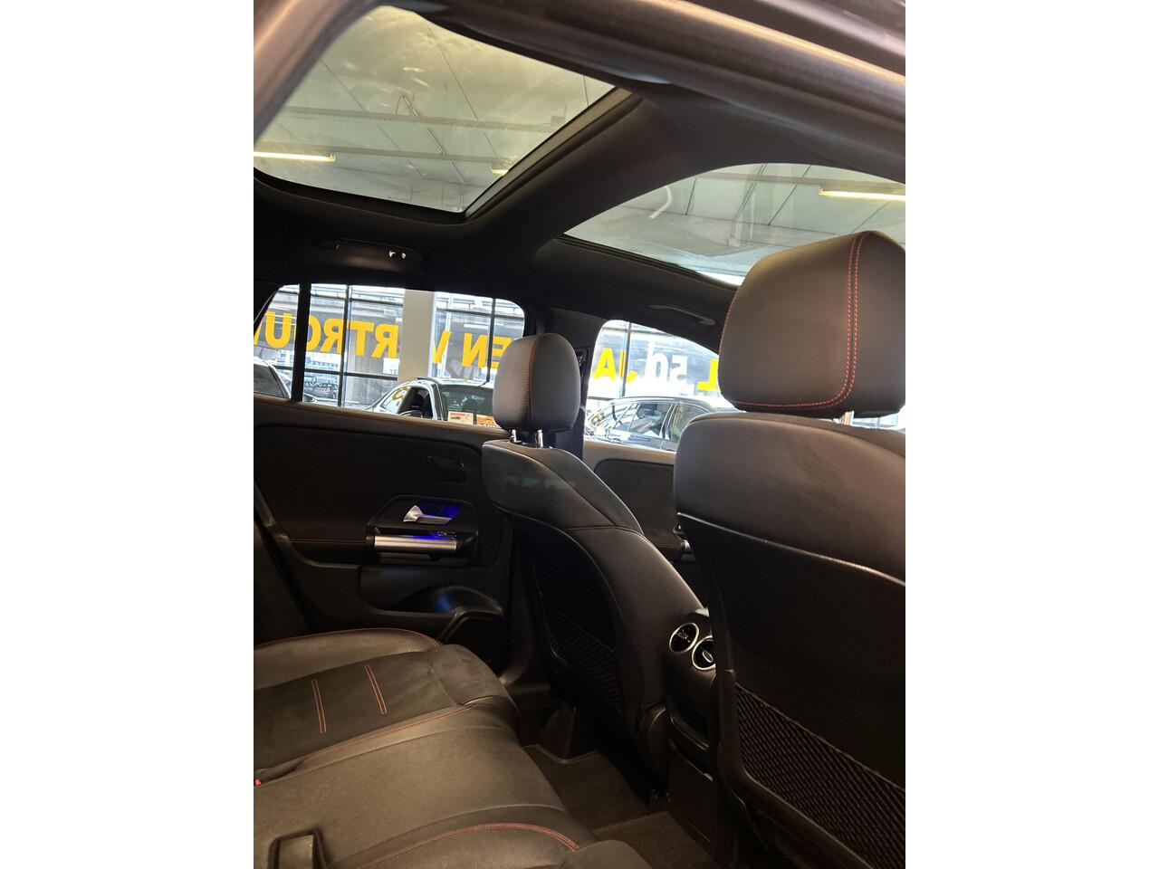 Mercedes-Benz GLA-KLASSE 250 e Star Edition AMG Line | Panoramadak | Facelift | Sfeerverlichting | Achteruitirijcamera | Adaptieve cruise control | Adaptief onderstel | Lane assist | Stoelverwarming | Apple carplay