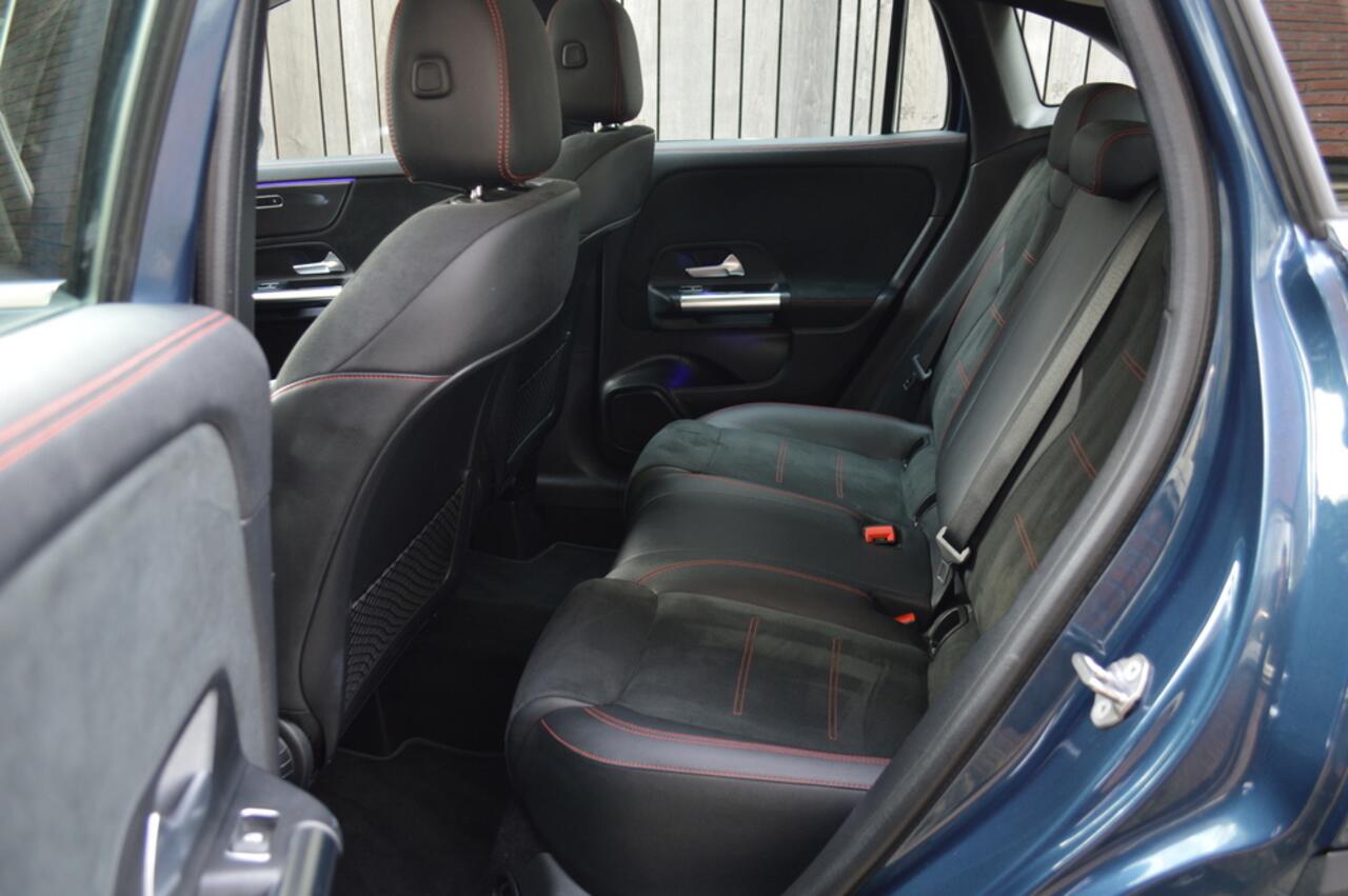 Mercedes-Benz GLA-KLASSE 250 e AMG Led Panorama Distronic Widescreen Sfeer Camera Pdc