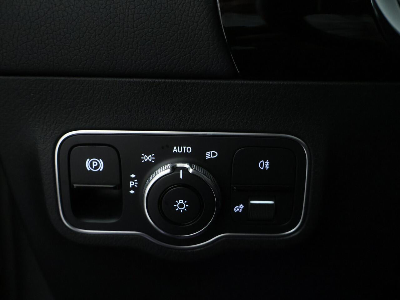 Mercedes-Benz GLA-KLASSE 250 e AMG Plug-In Hybride | Distronic | Keyless Go | Sfeerverlichting | Sound System | Parkeerpakket met Camera | Inclusief 24 maanden Mercedes-Benz Certified garantie voor Europa.