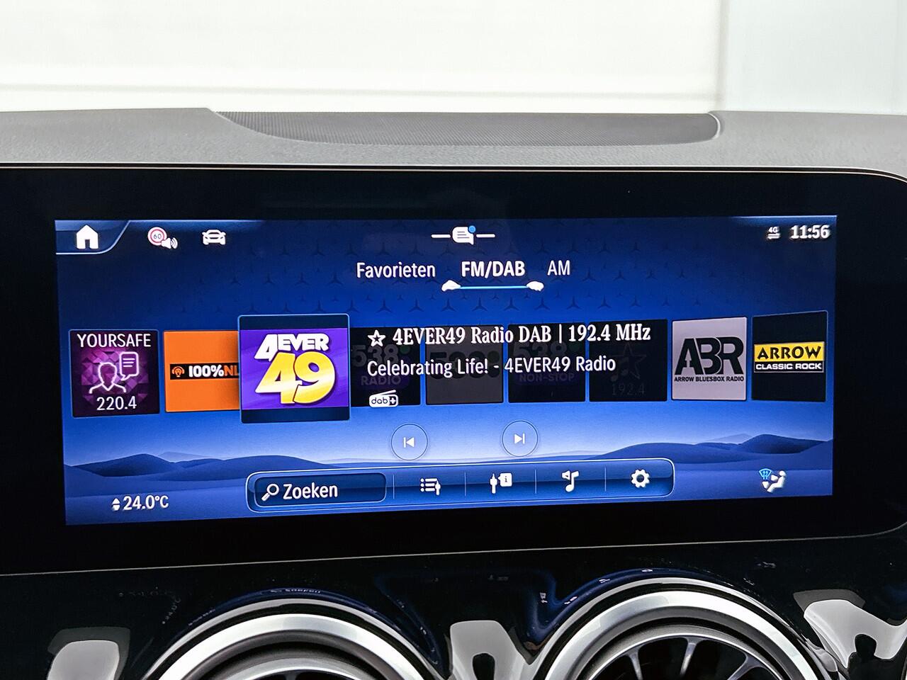 Mercedes-Benz GLA-KLASSE 250 e Plug-In Hybride | Trekhaak | Sfeerverlichting | Achteruitrijcamera | Keyless-Go | Led koplampen | Stuur en Stoelverwarming. Inclusief 24 maanden MB Certified garantie voor Europa.