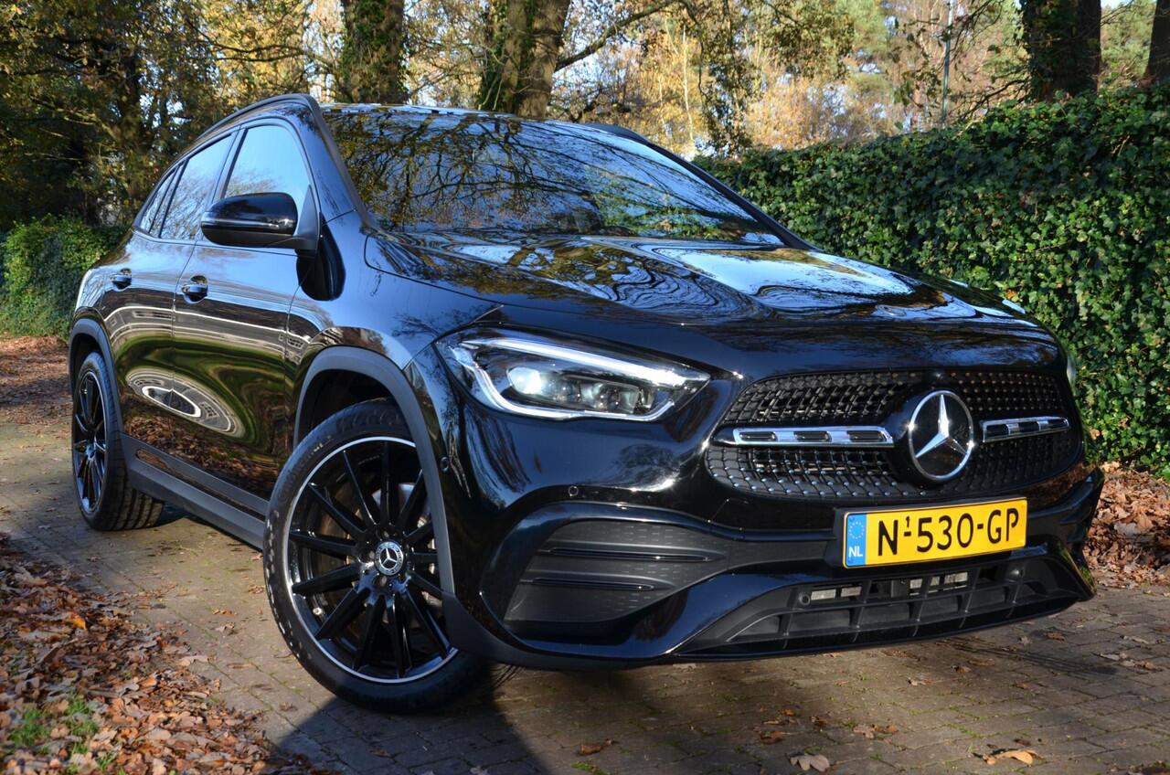 Mercedes-Benz GLA-KLASSE 200 AMG Line Automaat/Navi/Pdc/Ecc/Achteruitrijcamera/Panoramadak/Sfeerverlichting/Stoelverwarming/elektrisch verstelbare stoel(en) met geheugen/Matrix-Led/Cr-Controle/Privacy-Glass/19-Inch Lmv/Trekhaak-Afneembaar