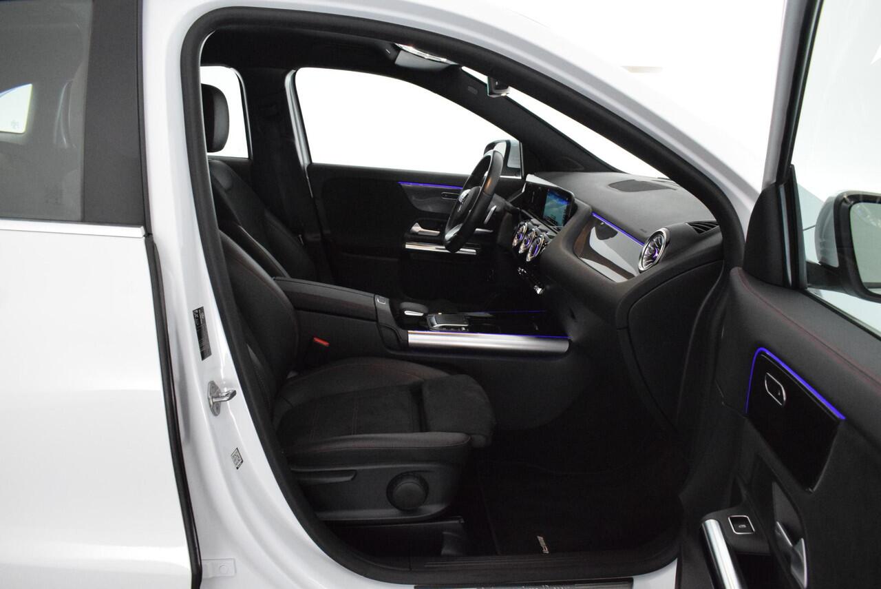 Mercedes-Benz GLA-KLASSE 250 e 218pk AMG Line Trekhaak Camera Stoelverwarming Navigatie