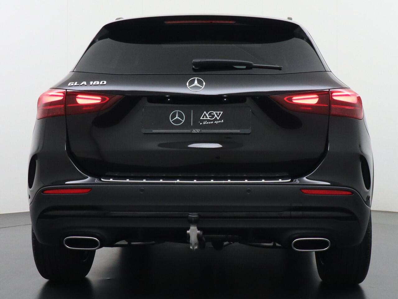 Mercedes-Benz GLA-KLASSE 180 Business Solution AMG