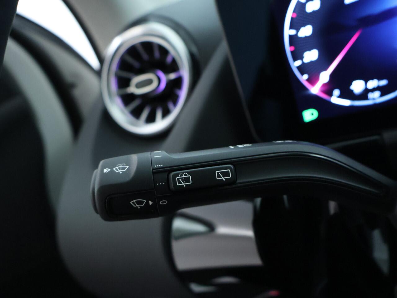 Mercedes-Benz GLA-KLASSE 250 e Plug-In Hybride | Edition Progressive Line | Panoramadak | Multi Beam Koplampen | Thermotronic Airco | Distronic. Inclusief 24 maanden MB Certified garantie voor Europa.