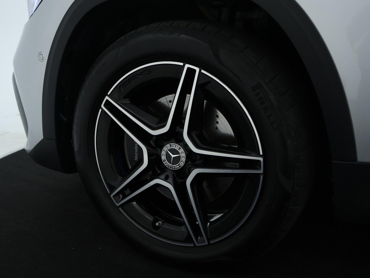 Mercedes-Benz GLA-KLASSE 250 e AMG Plug-In Hybride | Distronic | Keyless Go | Sfeerverlichting | Sound System | Parkeerpakket met Camera | Inclusief 24 maanden Mercedes-Benz Certified garantie voor Europa.