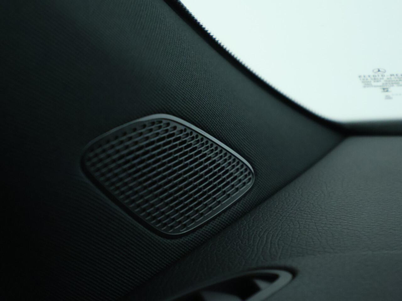 Mercedes-Benz GLA-KLASSE 250 e AMG Plug-In Hybride | Trekhaak | AMG Line Advanced Plus | Night Pakket | Dodehoek Assist | 11kW Laden | Stuur en Stoelverwarming. Inclusief 24 maanden MB Certified garantie voor Europa.