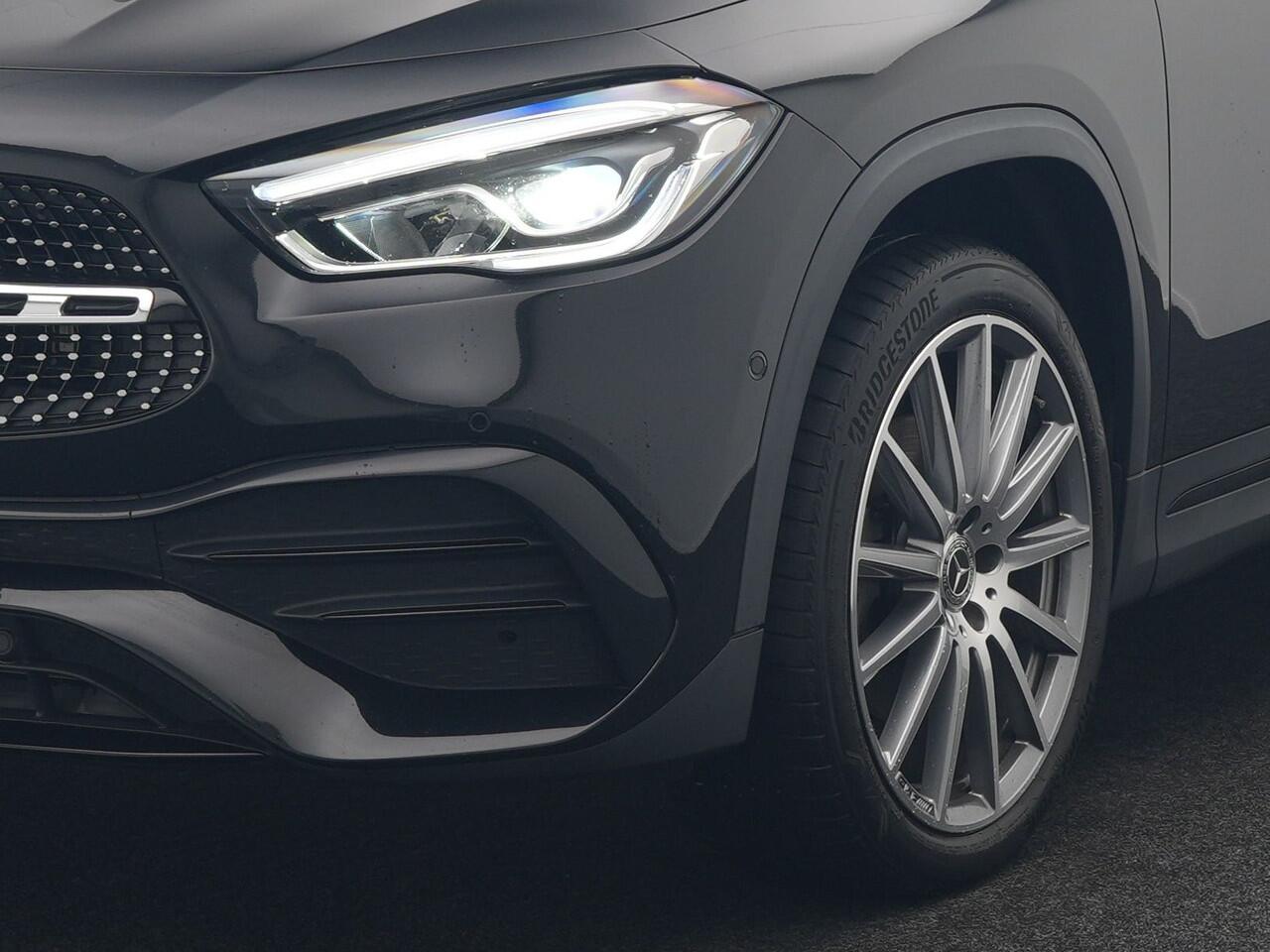 Mercedes-Benz GLA-KLASSE 250 e AMG Line Plug In Hybrid 225pk Dealer O.H PHEV | Cruise Control | Sfeerverlichting | Alcantara Sportstoelen Verwarmd | Lane Assist | Navigatie | Virtual | DAB |