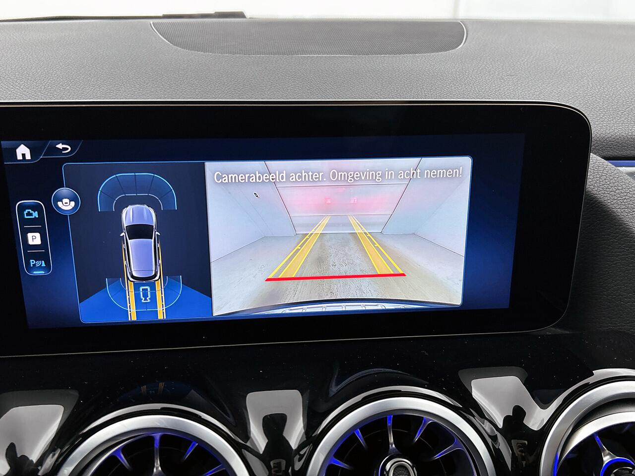 Mercedes-Benz GLA-KLASSE 250 e Plug-In Hybride | Panoramadak | Sfeerverlichting | Memory Voorstoelen | MultiBeam Ledkoplampen | Stoel en Stuurverwarming. Inclusief 24 maanden MB Certified garantie voor Europa.