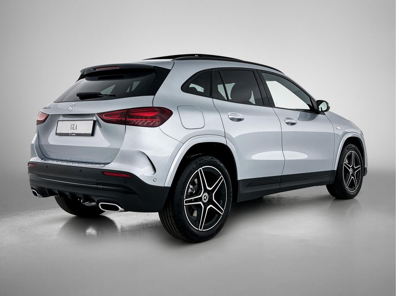 Mercedes-Benz GLA-KLASSE 250 e Business Solution AMG | Nightpakket | Smartphone integratie | Multibeam LED | Panoramaschuifdak | Stoelverwarming voor |