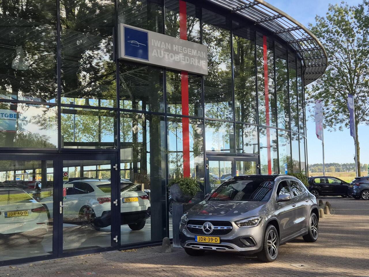 Mercedes-Benz GLA-KLASSE 250 e AUTOMAAT | Panormadak | Climate Control | Navigatie | Parkeercamera | Cruise Control | Stoelverwarming