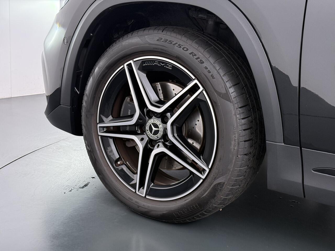 Mercedes-Benz GLA-KLASSE 250e AMG // Memory Stoelen // Distronic // Panoramadak // Rij Assistentiepakket // MultiBeam LED // Carplay // Nightpakket