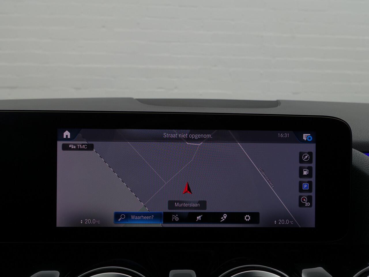 Mercedes-Benz GLA-KLASSE 200 AMG Solution Luxury Aut- Leer I Panodak I Sfeerverlichting I Memory Seats I Camera