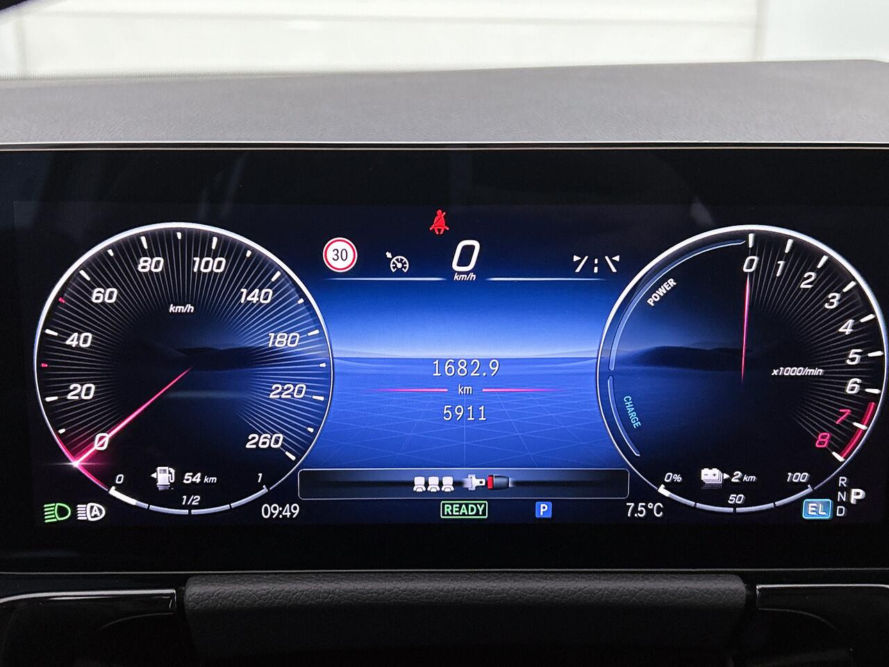 Mercedes-Benz GLA-KLASSE 250 e Plug-In Hybride | Trekhaak | CarPlay | Stoel- en Stuurverwarming | Parkeerpakket met Camera | LED | Inclusief 24 maanden Mercedes-Benz Certified garantie voor Europa.