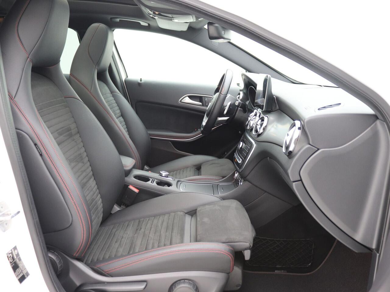 Mercedes-Benz GLA-KLASSE 200 Premium Plus Panorama Amg line