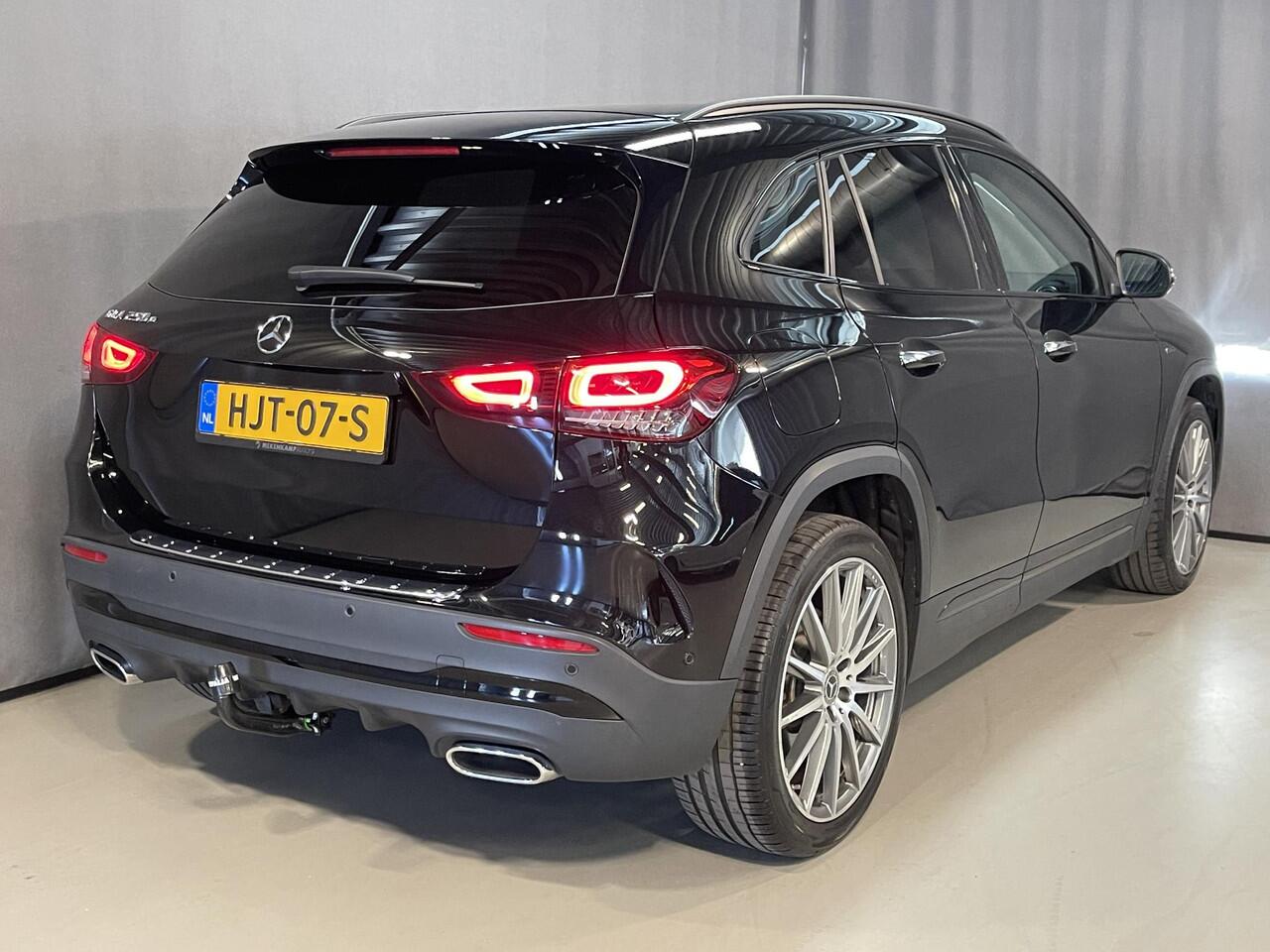 Mercedes-Benz GLA-KLASSE 250 e AMG Line 20"/Trekhaak/Leder/Burmester/Adaptieve cruise/Sfeerverlichting/Stoelverwarming/Camera/Elektrische klep