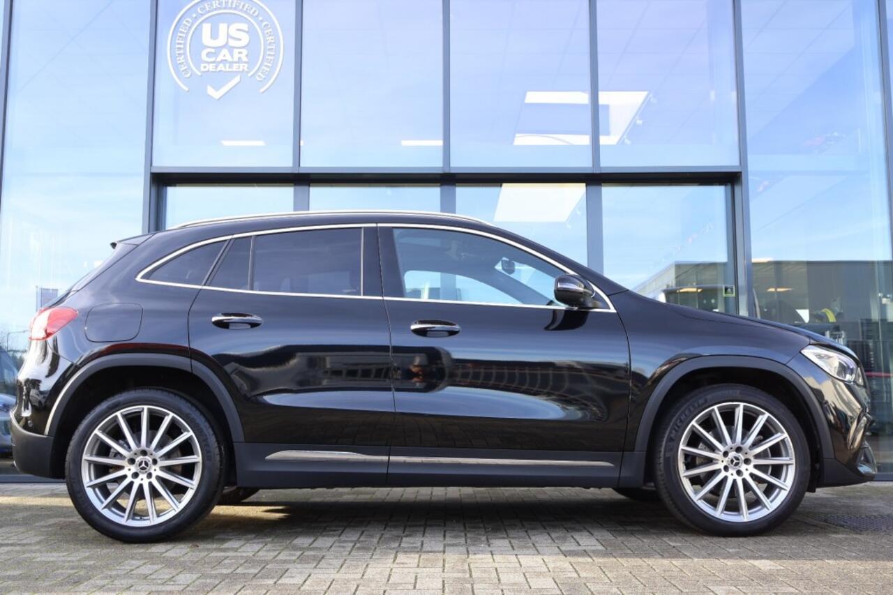Mercedes-Benz GLA-KLASSE 250 E AMG LINE / Panorama dak / Multi Beam lampen