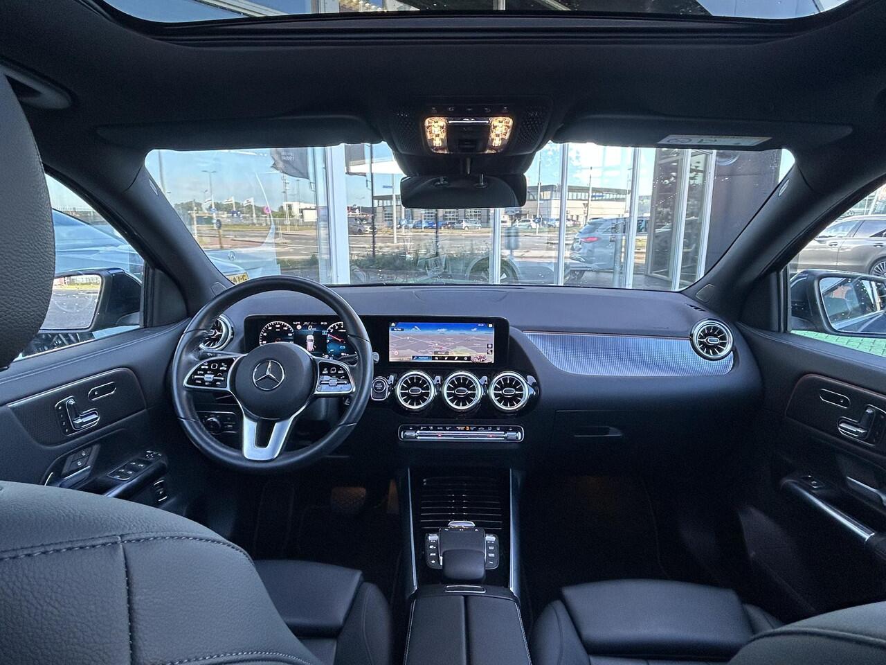 Mercedes-Benz GLA-KLASSE 250 e Luxury | Rijassistentie+ | Panoramadak