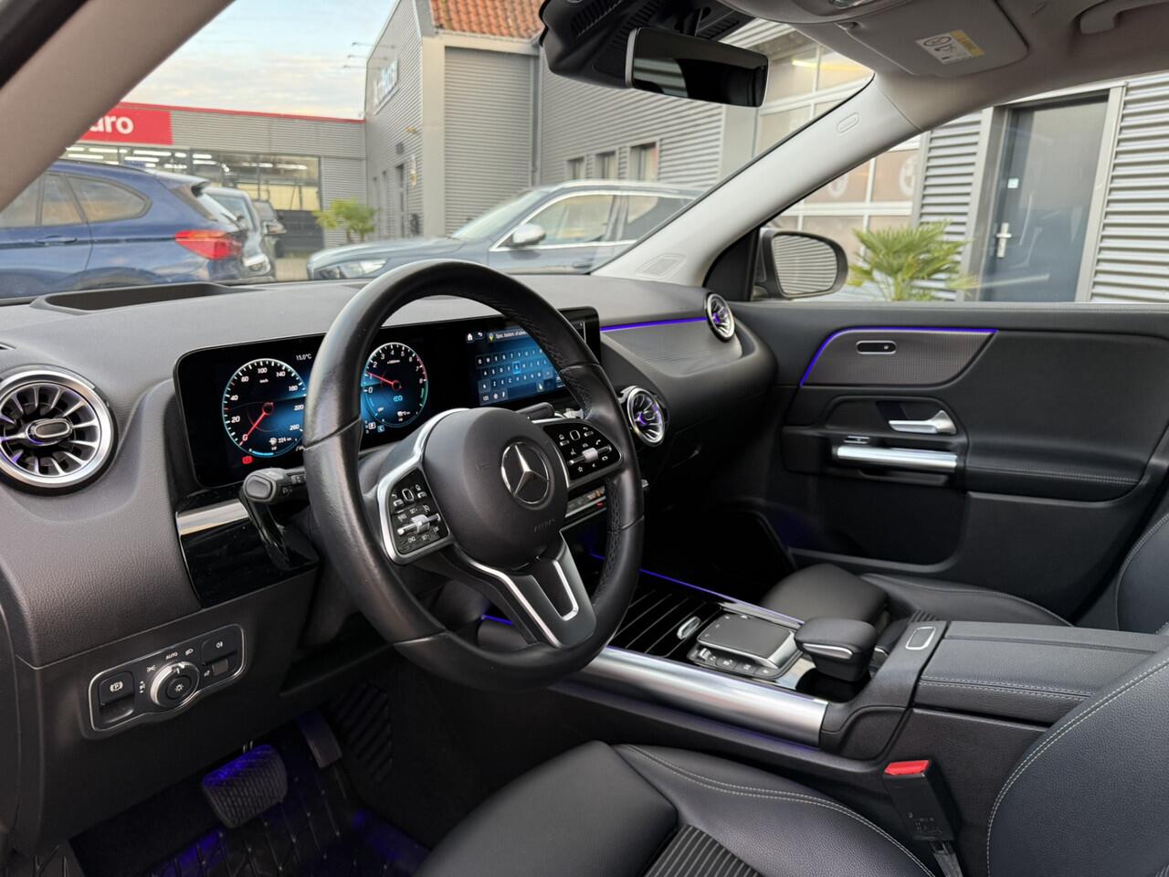 Mercedes-Benz GLA-KLASSE 250 e Progressive Head-up Display Stoelverwarming Achteruitrijcamera Ambiente verlichting Sound Systeem