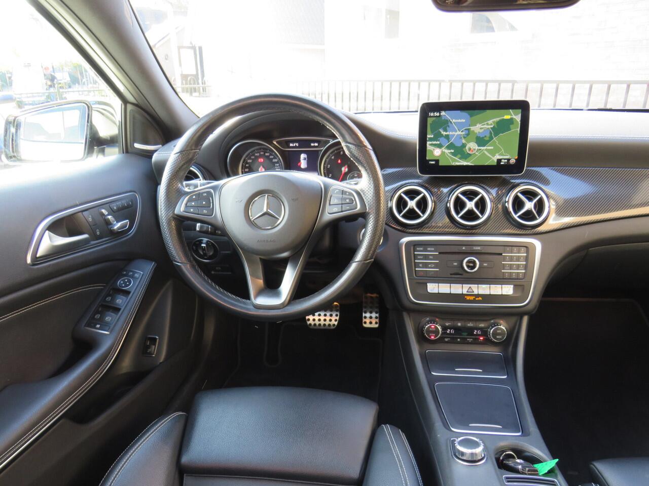Mercedes-Benz GLA-KLASSE 180 Sport Edition Premium Plus AMG * Rijklaarprijs incl. garantie * Panoramadak * Trekhaak * 360 Camera * Led