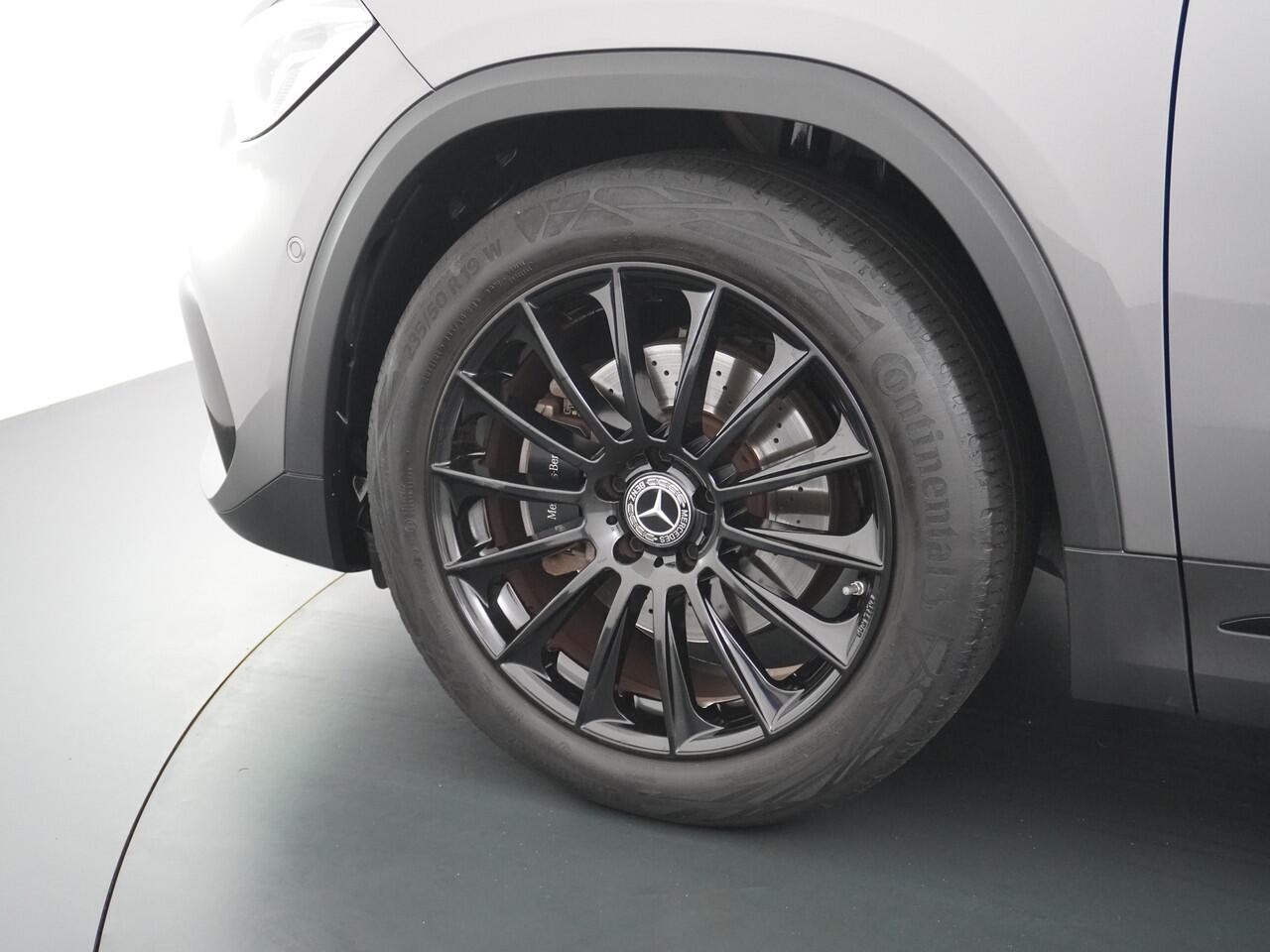 Mercedes-Benz GLA-KLASSE 200 AMG // Camera // Sfeerverlichting // Night Pakket // Augmented Reality // Carplay // 19" Muli Spaak Velgen