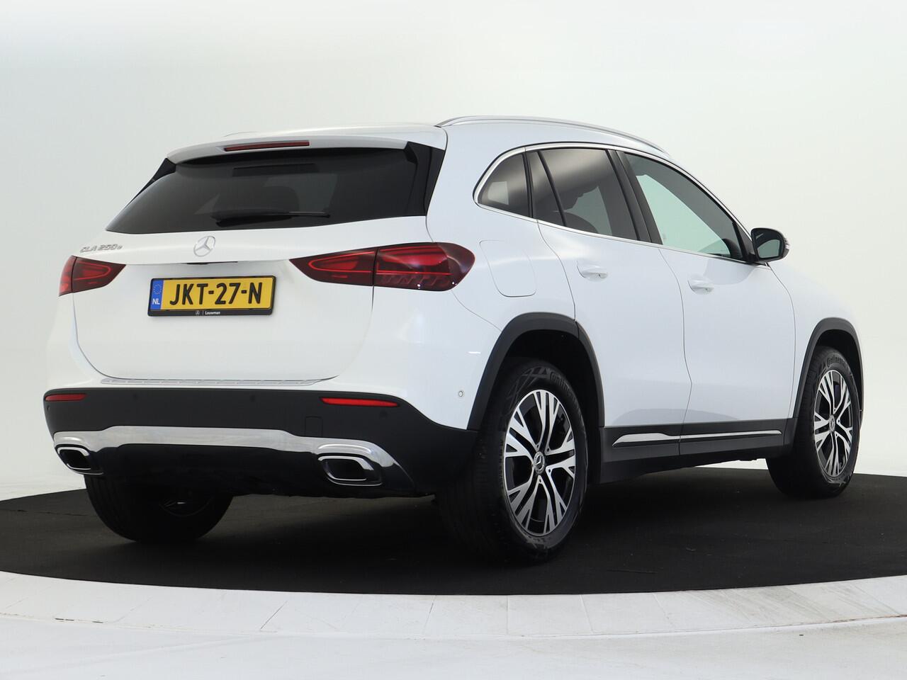 Mercedes-Benz GLA-KLASSE 250e Face Lift Plug-In Hybride | Distronic | Stoelverwarming voor | Ledkoplampen | Easy Pack Achterklep | MultiBeam Koplampen | 11 kW Laden | Inclusief 24 maanden MB Certified garantie voor Europa.