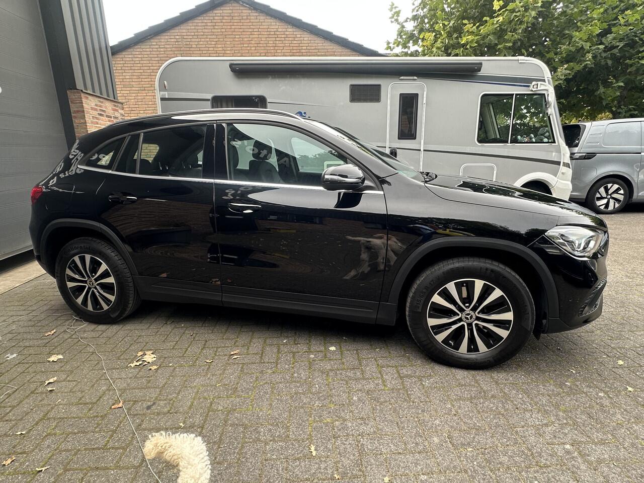 Mercedes-Benz GLA-KLASSE 250 e AMG Line Plug In Hybrid 1e Eigenaar Camera Stoelverwarming