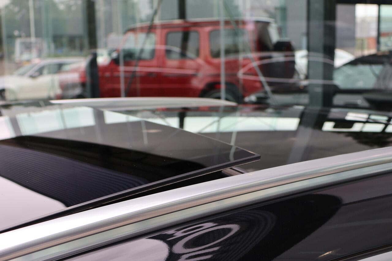 Mercedes-Benz GLA-KLASSE 250 e AMG Line l Facelift l Panoramadak l MBUX l Camera l Dode hoek assistent l Keyless Go l LED Adaptief l Sfeerverlichting l Winterpakket l I Stuur/stoel verwarming I Elektrische kofferklep I Electr. bedienbare achterklep l Stoelverwarming l