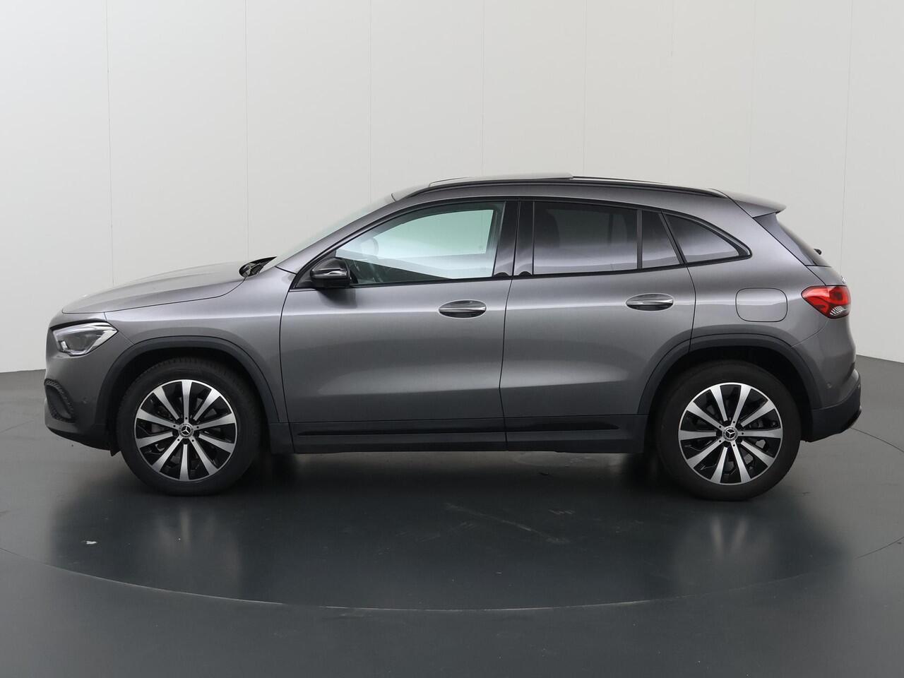 Mercedes-Benz GLA-KLASSE 250 e Luxury Line | Panoramadak | Night pakket | Multibeam |